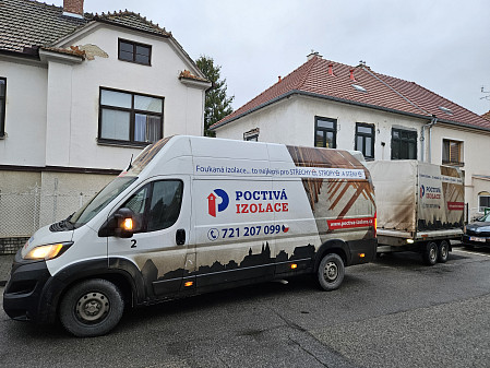 Sanace krovu, izolace stropu a vystavění pochozí plochy nad izolací v rodinném domě v Břeclavi